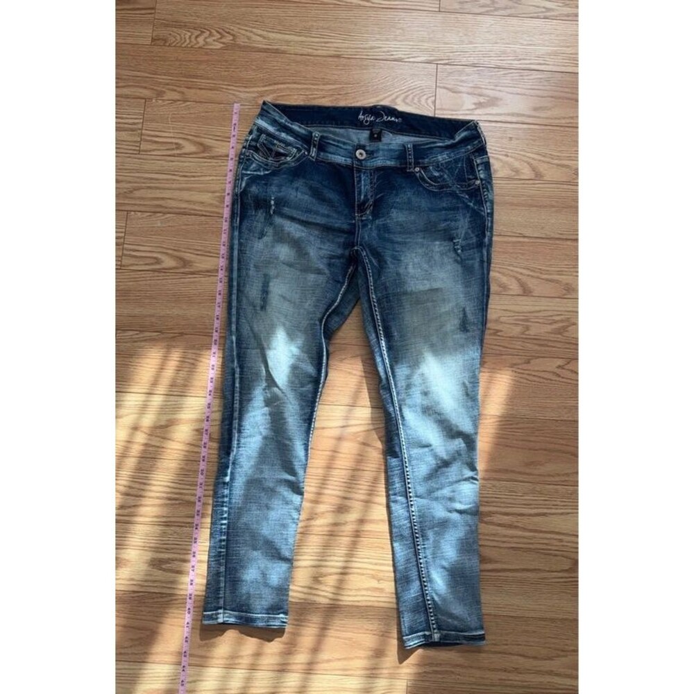 women’s mid rise dark wash straight leg ariya jeans with embroidered pockets